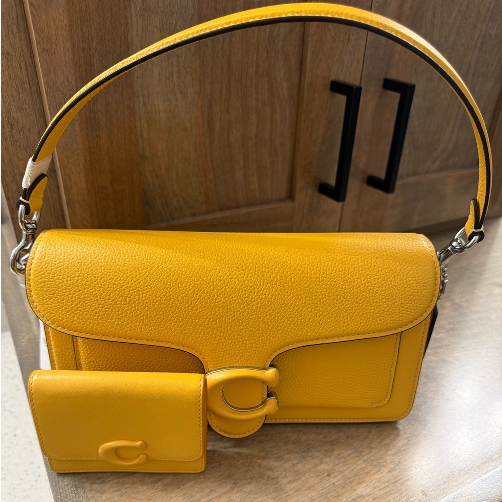 Coach Tabby 26 in canary